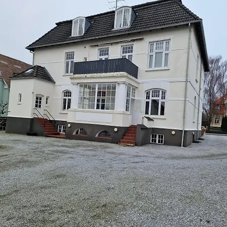 ゲストハウス Patriciavilla Taet Pa Centrum ハザスレウ