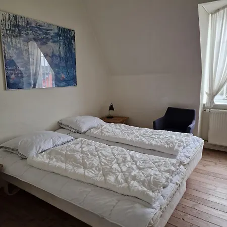 Konukevi Patriciavilla Taet Pa Centrum *