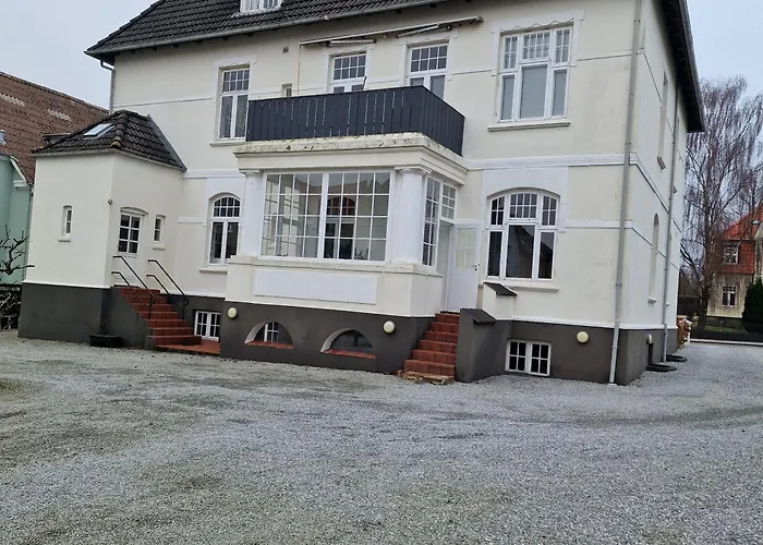 ゲストハウス Patriciavilla Taet Pa Centrum ハザスレウ