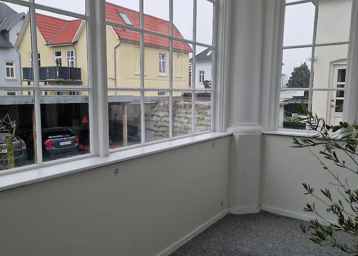 Patriciavilla Taet Pa Centrum Konukevi